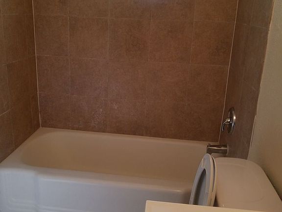 5th image of 425 Tennessee St NE APT C