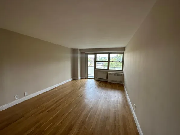 (undisclosed Address), Yonkers, NY 10701
