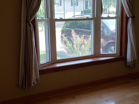 4th image of 1420 Woodland Dr