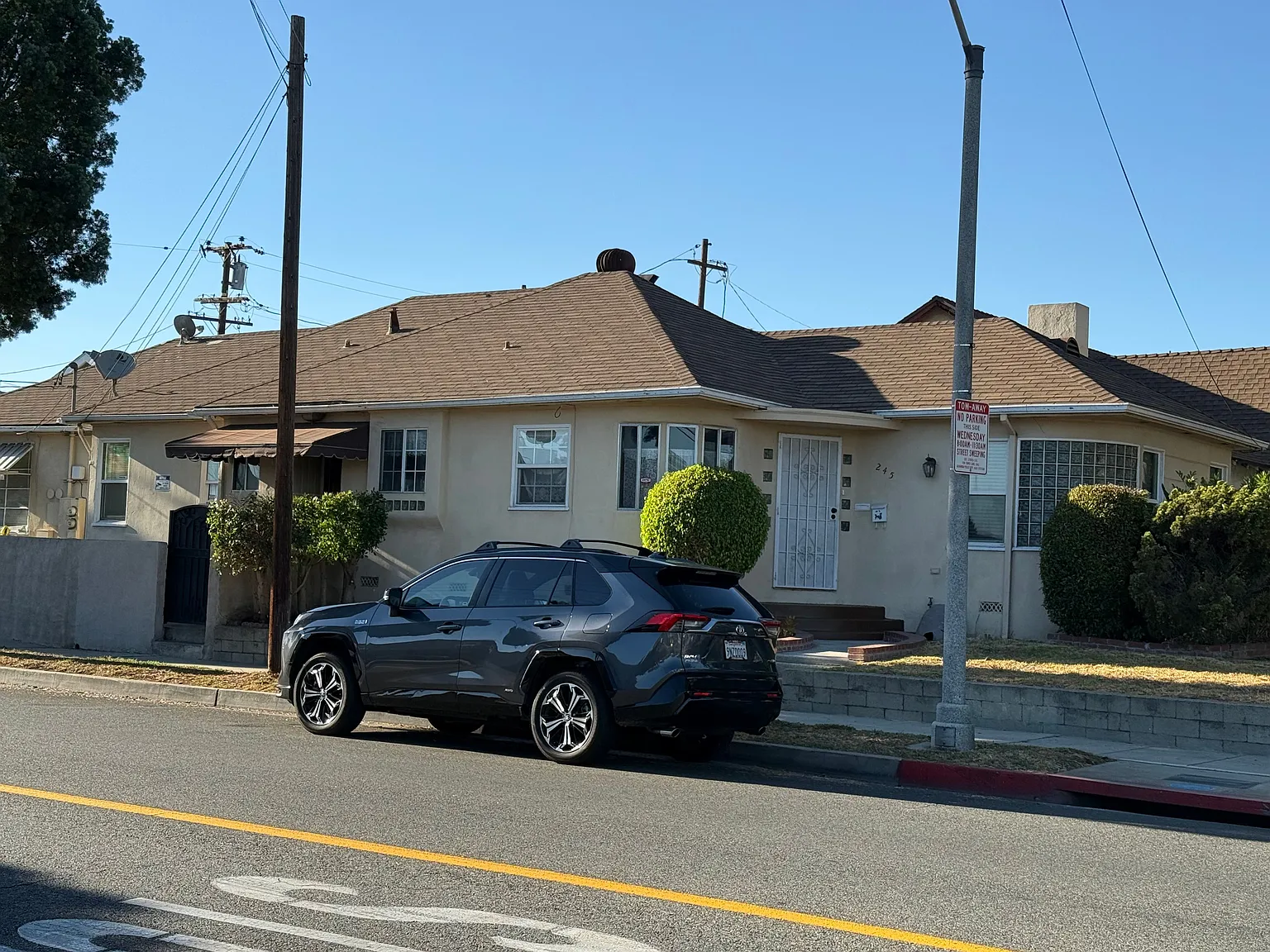 2 bed, 1.5 bath, 1200 sqft, $3,200 — Photo 1