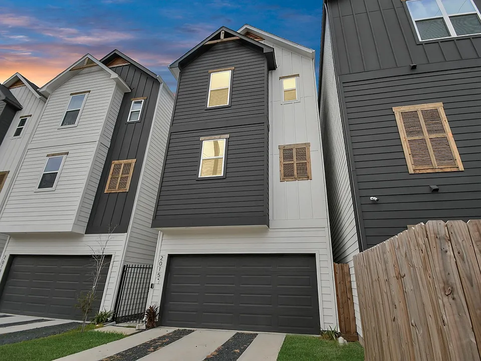 2015 Cochran St