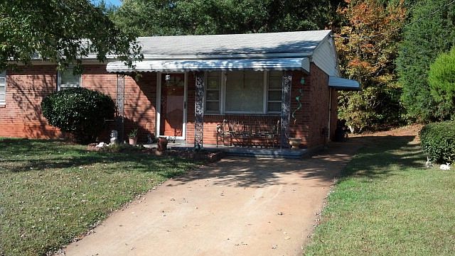 2nd image of 404 Arnett Blvd