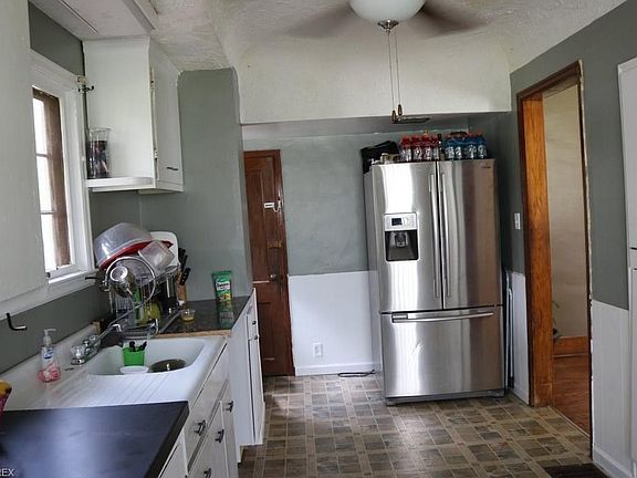 3rd image of 1024 Foster Ave