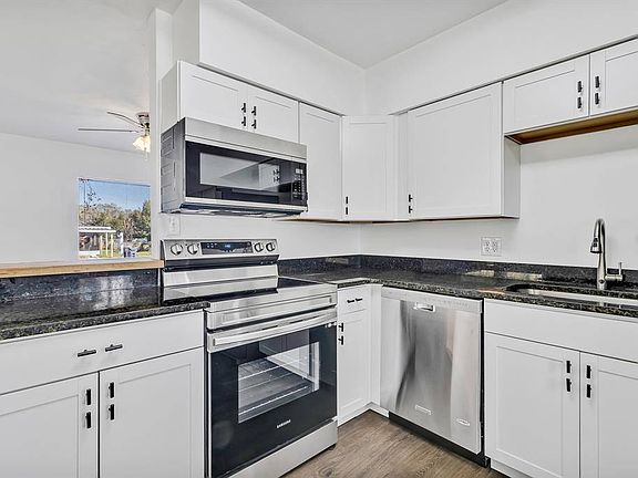 5th image of 2932 Elm St