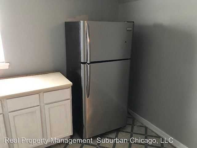 2nd image of 717 Villa St #A
