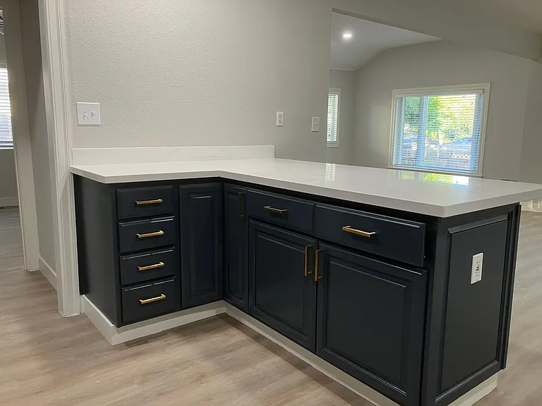1536 Jefferson Ave — Photo 3