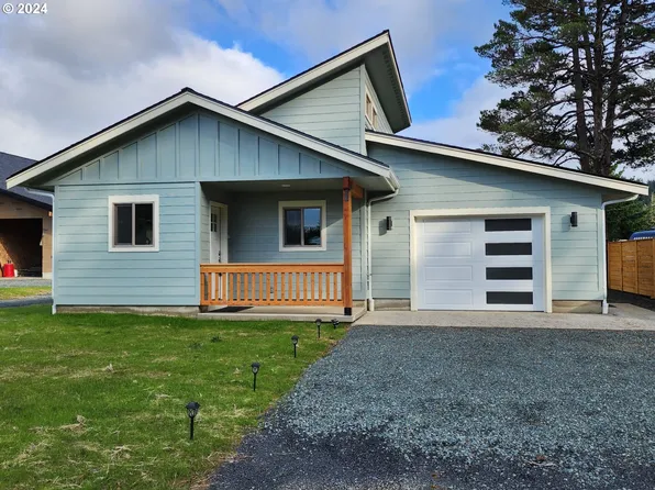 2016 Idaho St, Port Orford, OR 97465