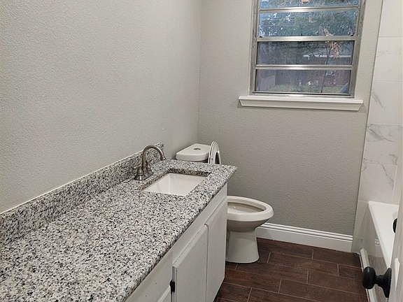 5th image of 3004 Edith Ln
