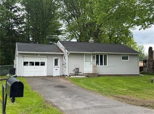 8438 Grandview Dr, Cicero, NY 13039