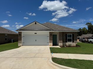 1440 Monterey Dr, Longview, TX 75601