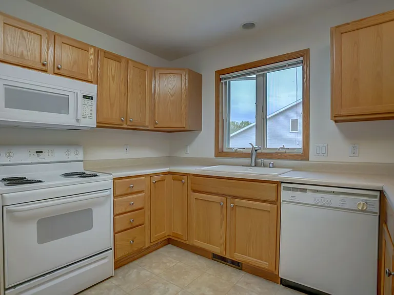 865-867 Harper Dr — Photo 11