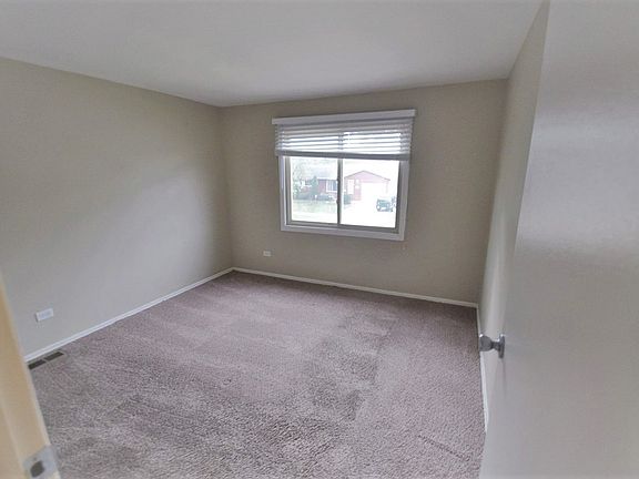 3rd image of 16749 Meadowdale Dr