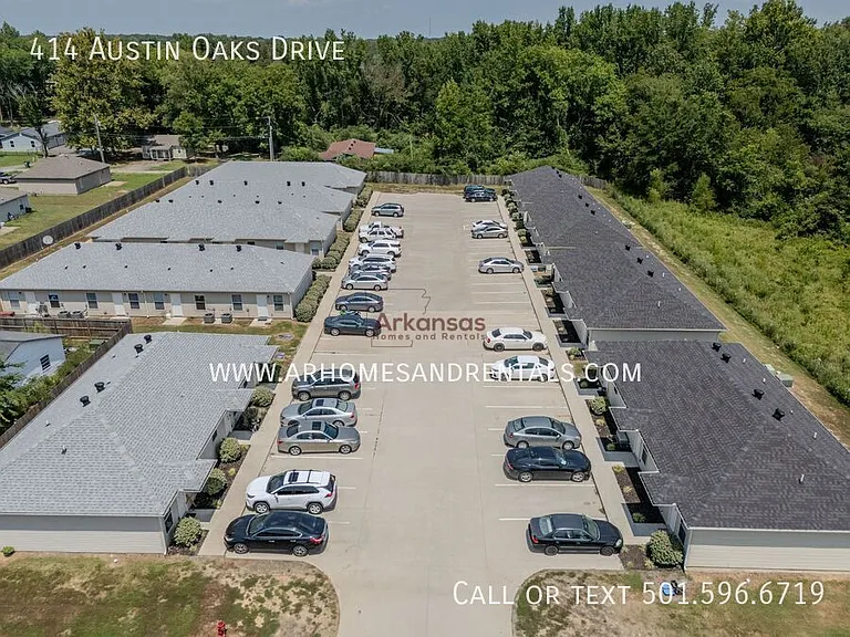 414 W Austin St — Photo 17