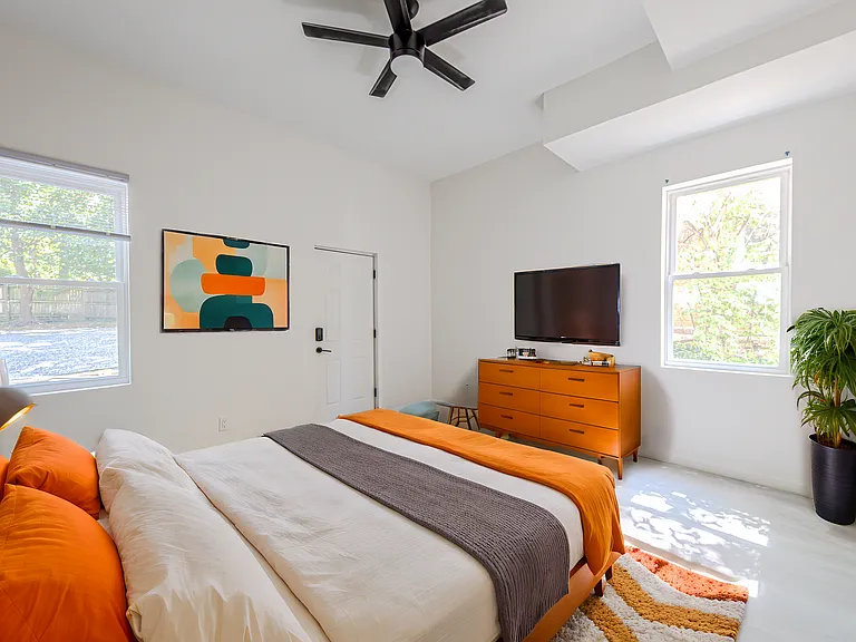 2620 May St #2 — Photo 14