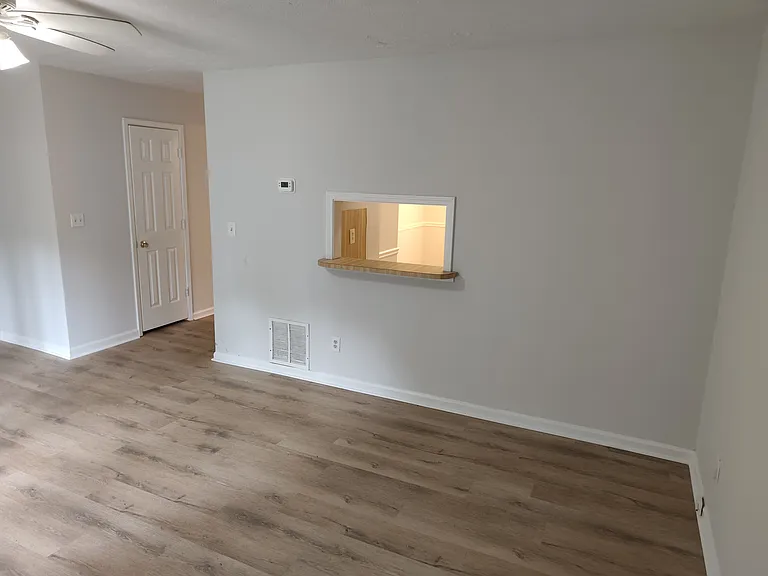 480 Charleston Ln — Photo 4