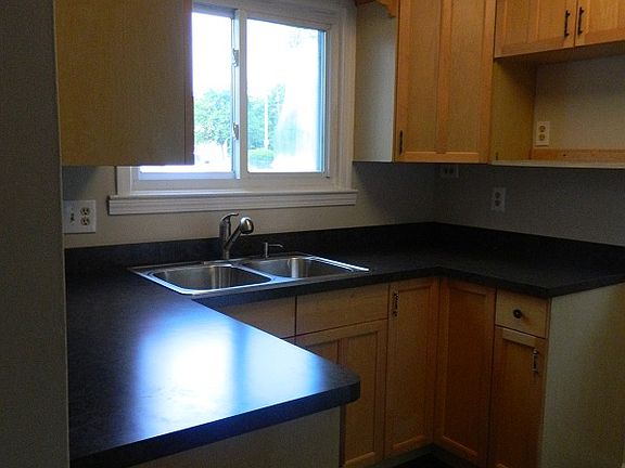 5th image of 7928 Crosshill St