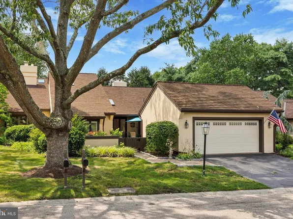 11 Bugle Ln, Blue Bell, PA 19422
