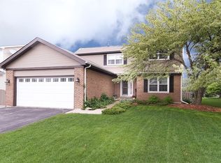 139 S Emerald Ave, Mundelein, IL 60060