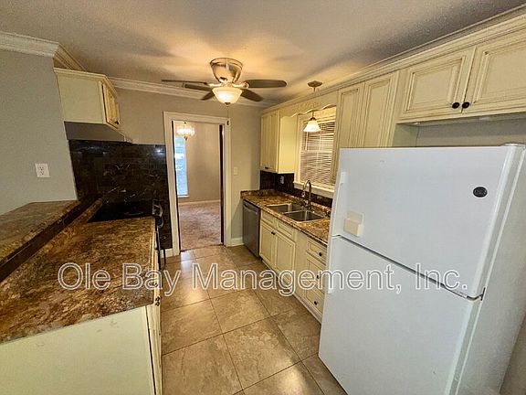 3rd image of 2016 Cathedral Way