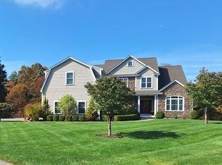 15 Orchard Blossom Rd, Windham, NH 03087