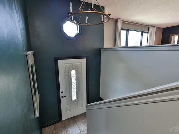 5th image of 990 Wren Ct