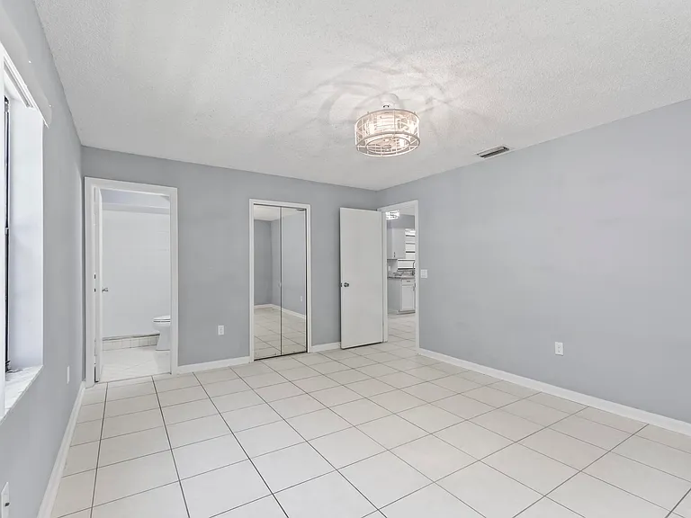 1205 S Flagler Ave — Photo 24