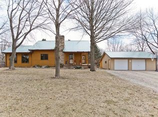 1320 Southview Ln NE, Swisher, IA