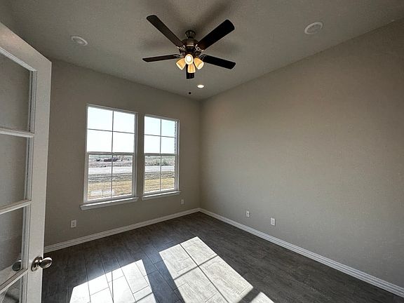 5th image of 182 Meadow Vista Dr N