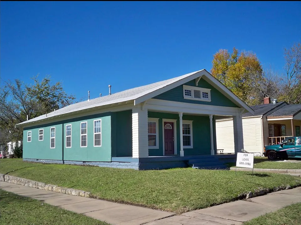 32 S Zunis Ave
