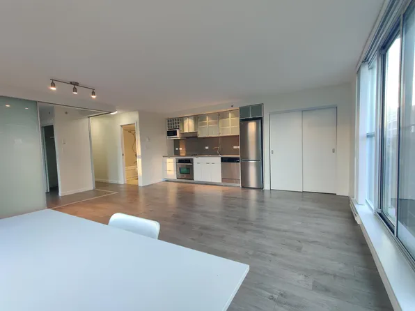 168 Powell St #511, Vancouver, BC V6A 0B2