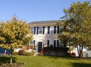 825 Columbine Dr, Elgin, IL 60124