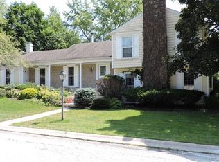 985 Georgetowne Ln, Barrington, IL 60010