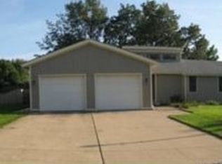 925 Phyllis Dr, Wilmington, IL