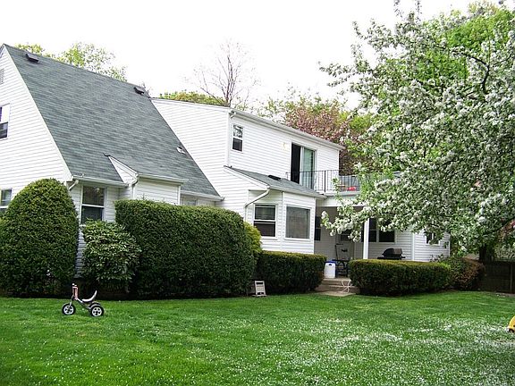 3rd image of 118 7th St