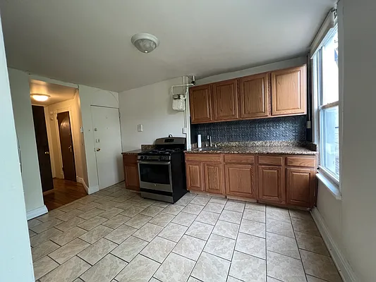 Rented by Ideal Properties Group | media 15