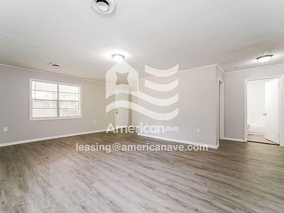 1617988_003_wm_-_living_room_13158211.jpg