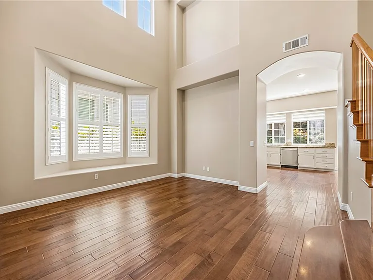 56 Turnbury Ln — Photo 8