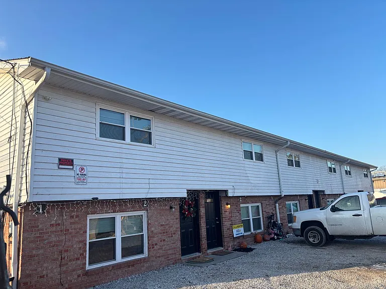 807 Washington Ave — Photo 1