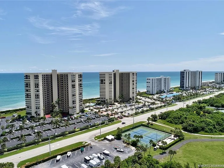 9550 S Ocean Dr #705 — Photo 2