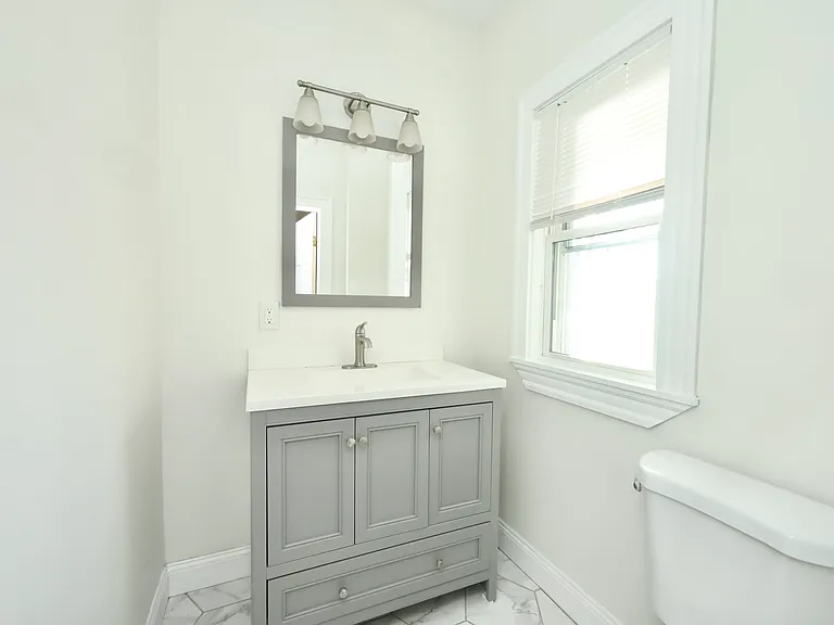 488 Pleasant St #1 — Photo 15