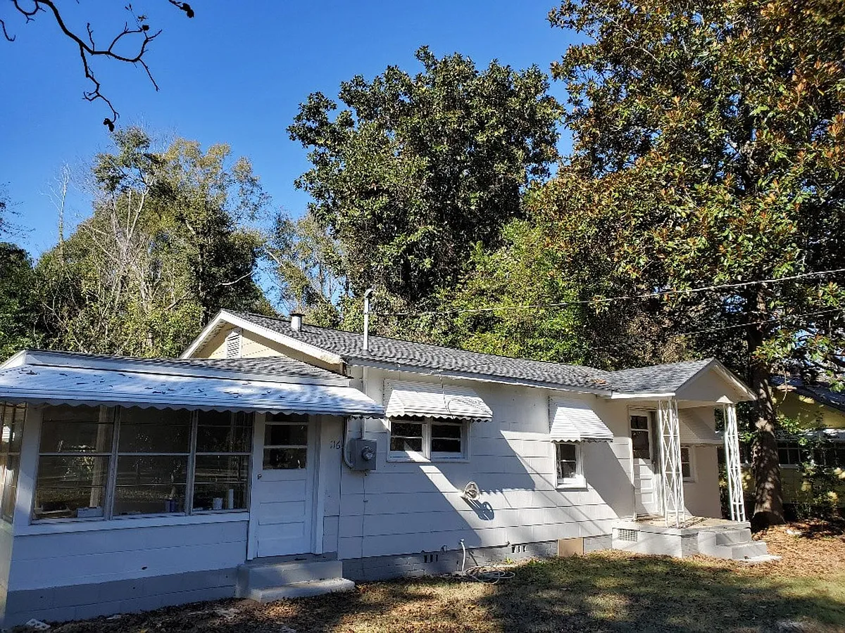 Photo 2 of 13 - 116 Circle Dr - East Dublin, GA Building Photo - 116 Circle Dr