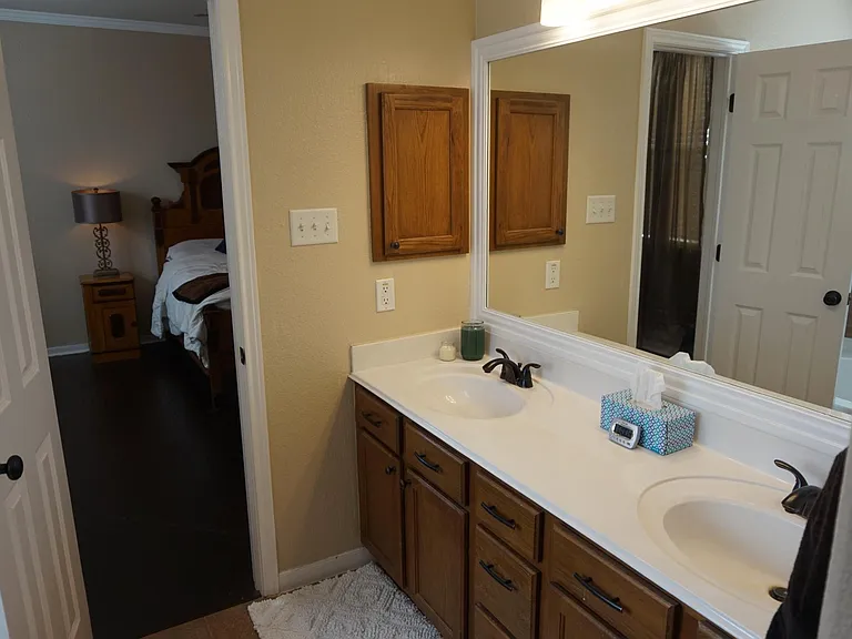 2121 Warwick Pl — Photo 11