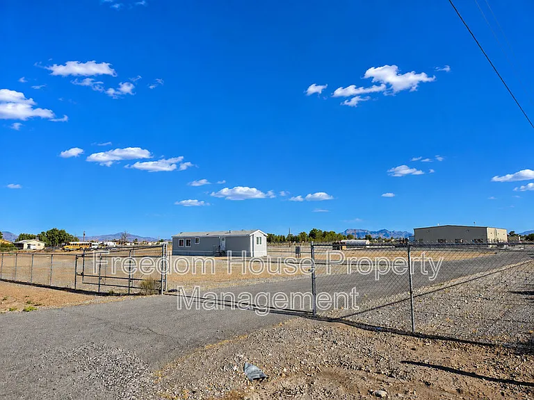 1410 E Manse Rd — Photo 4