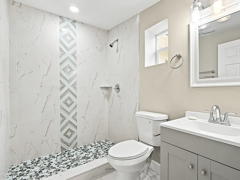1704 Paine Ave — Photo 15