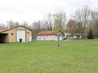 374 Country Ct, Houghton Lake, MI 48629