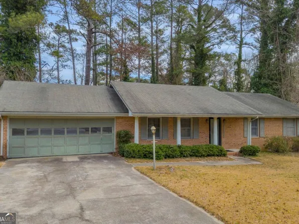 3260 Hidden Forest Dr, Snellville, GA 30078