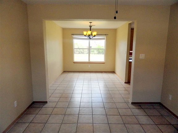3rd image of 2618 Oakmont Dr