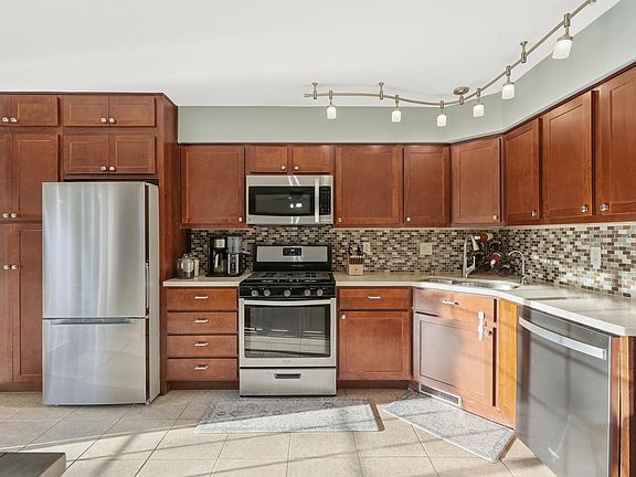 4th image of 362 Taylor Ln