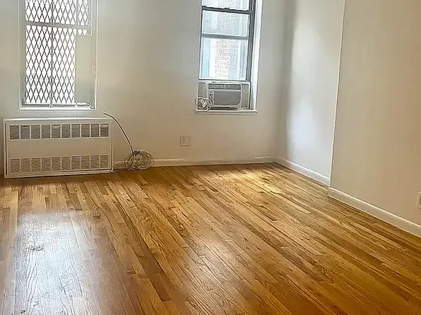 1321 3rd Ave APT 2A, New York, NY 10021
