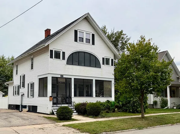622 Grant St, Fort Atkinson, WI 53538